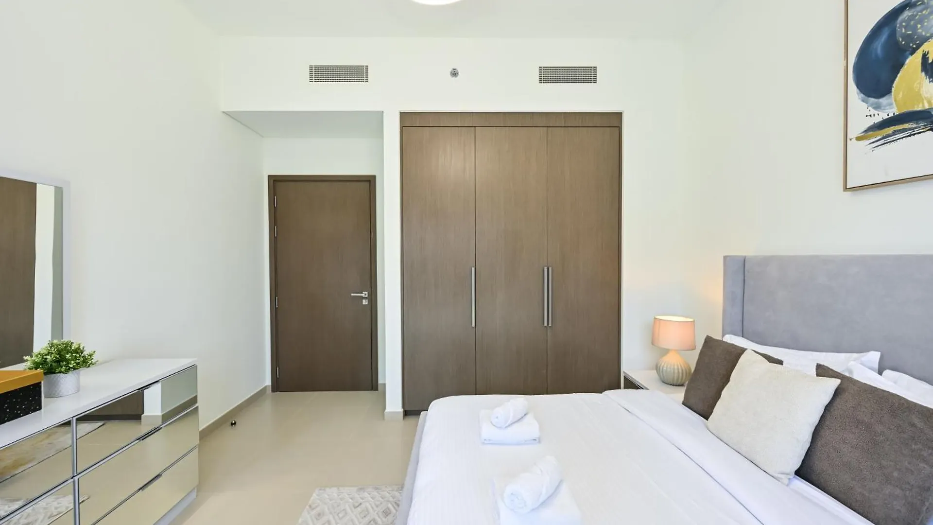 Majestic Actone 1Br Dowtown Dubai Apartment